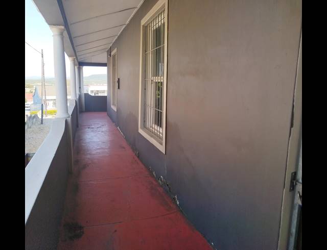 BEDROOM FREESTANDING FOR SALE IN CANNON HILL